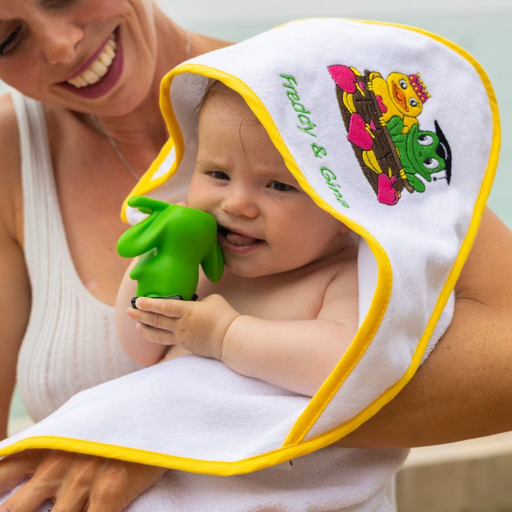 Freds Swim Academy - Freddy & Gina Hooded Towel - White