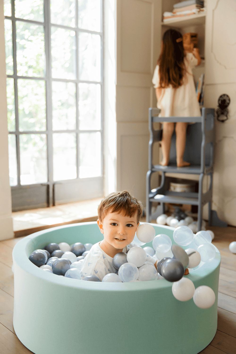 Larisa & Pumpkin - Ball Pit With 200 Balls - Mint/Silver/White