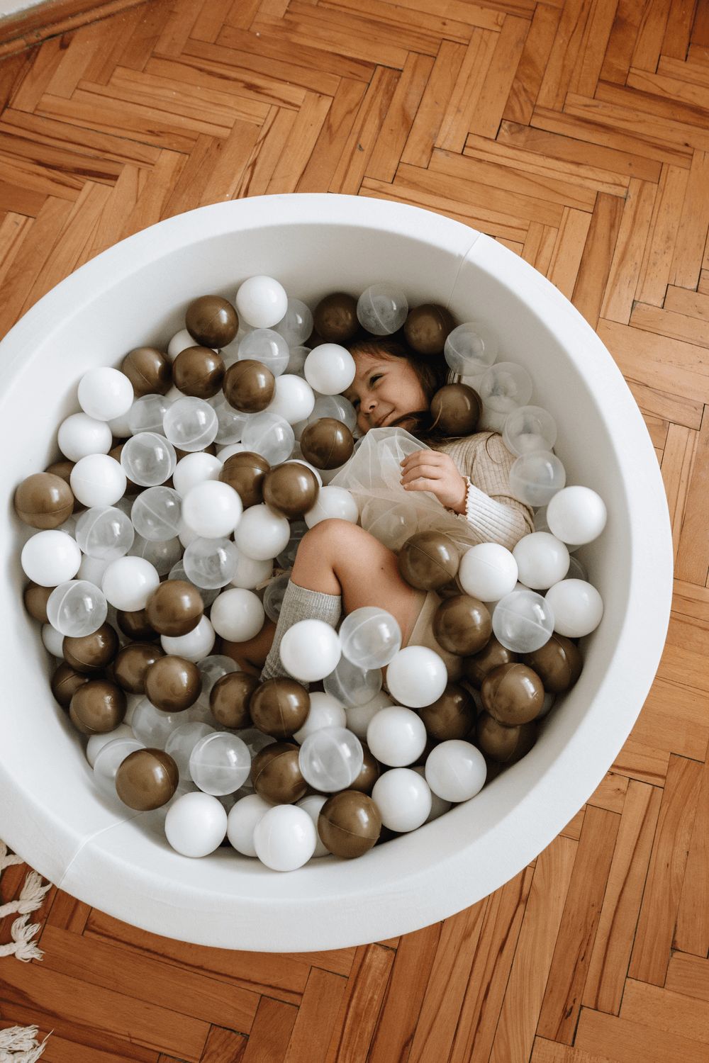 Larisa & Pumpkin - Ball Pit With 200 Balls - Off White/Gold/Clear/White