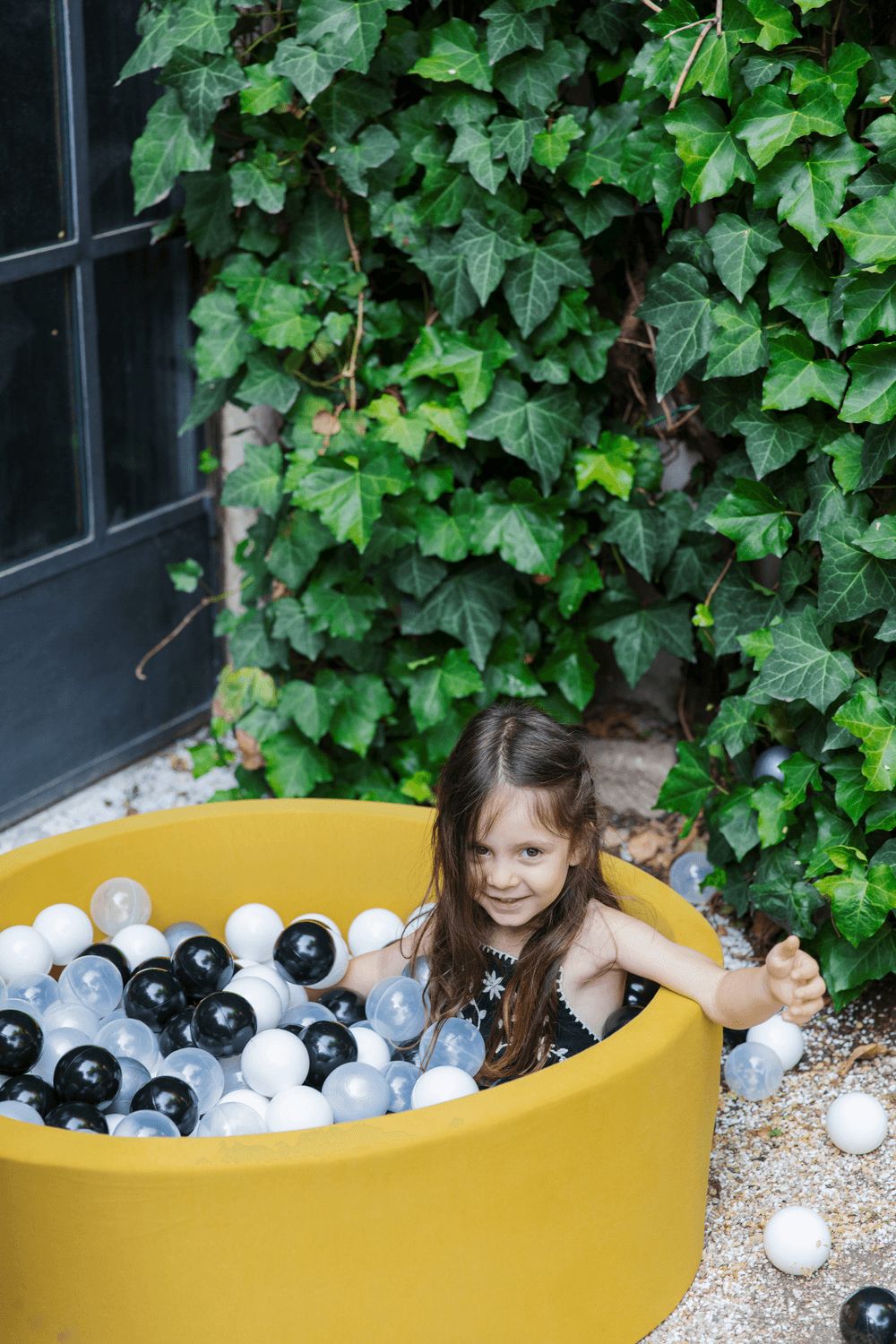 Larisa & Pumpkin - Ball Pit With 200 Balls - Mustard/Silver/Black/White