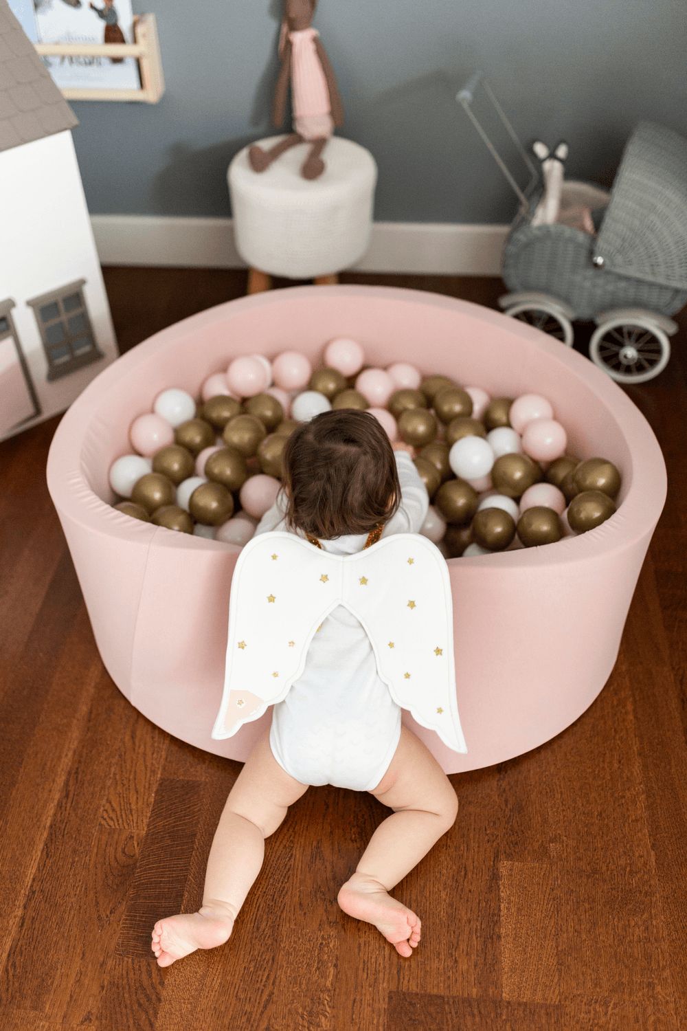 Larisa & Pumpkin - Ball Pit With 200 Balls - Powder/Gold/White - XL