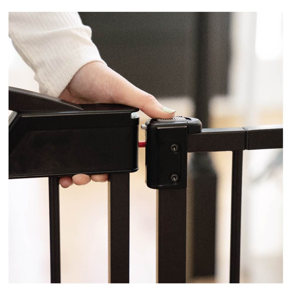 Summer Infant - The Thruway Baby Safety Gate - Black - 132 cm