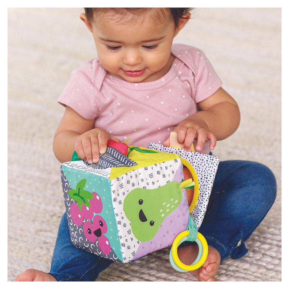 Infantino - Peek And Seek Sensory Discovery Cube