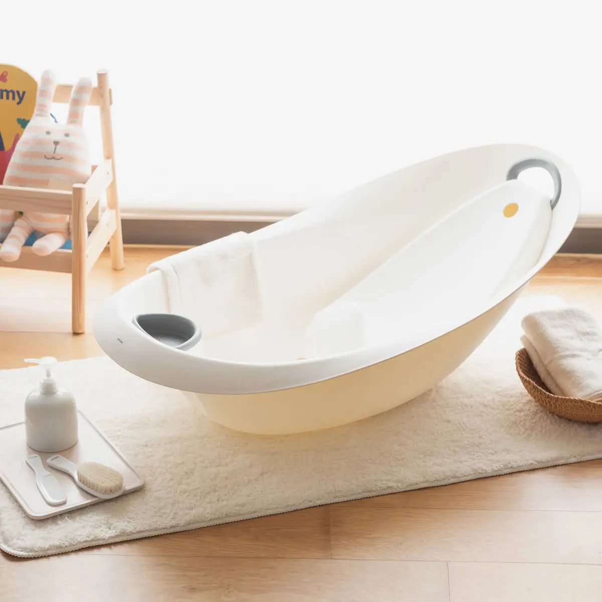 Mininor - Baby Bathtub , Antibacterial Properties Material - White