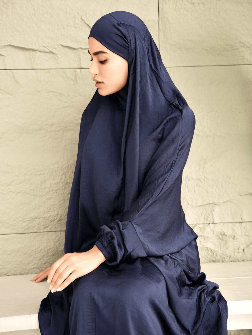 The Modest Company - The Umrah Essential Box - Women - Navy Blue