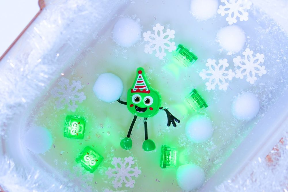 Glo Pals - Christmas light up baby & kids bath toys glow cubes - Green - 4 Pcs