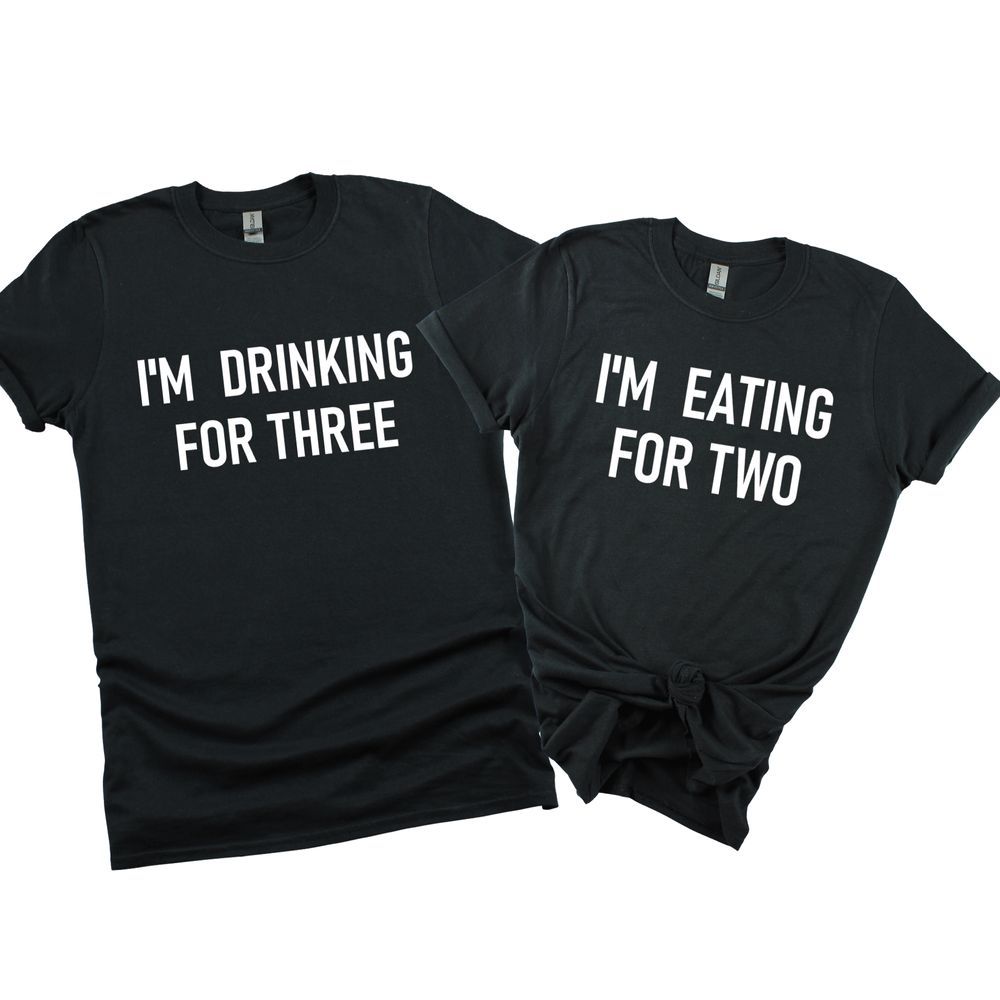 ماتشينغ فاميلي أوتفيتس - تي شيرت Dad-I Am Drinking For Three, Mom-I Am Eating For Two - أسود