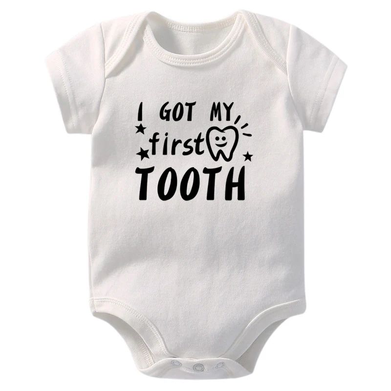 ماتشينغ فاميلي أوتفيتس - أفرول للرضع - I Got My First Tooth - أبيض