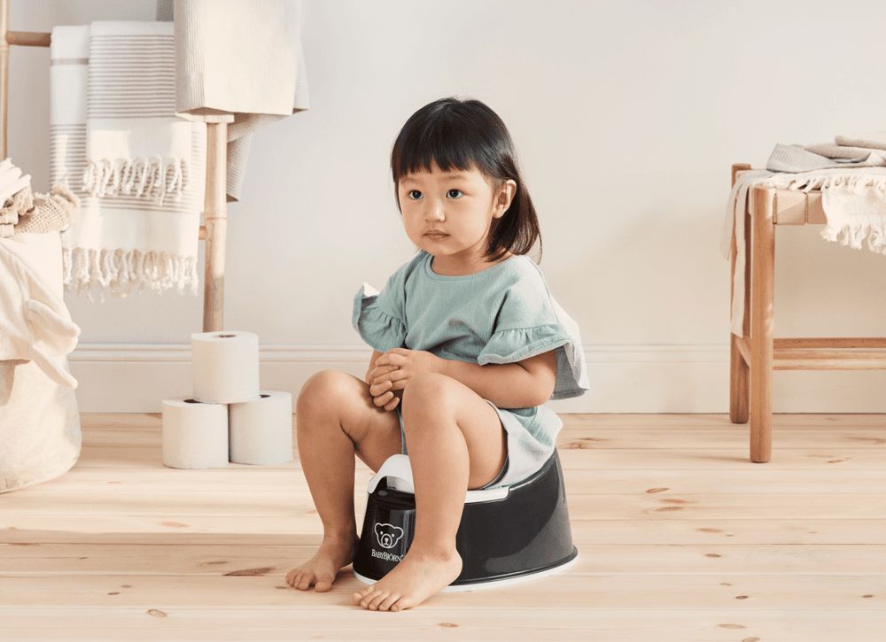 Babybjorn - Smart Potty Chair - Black/White