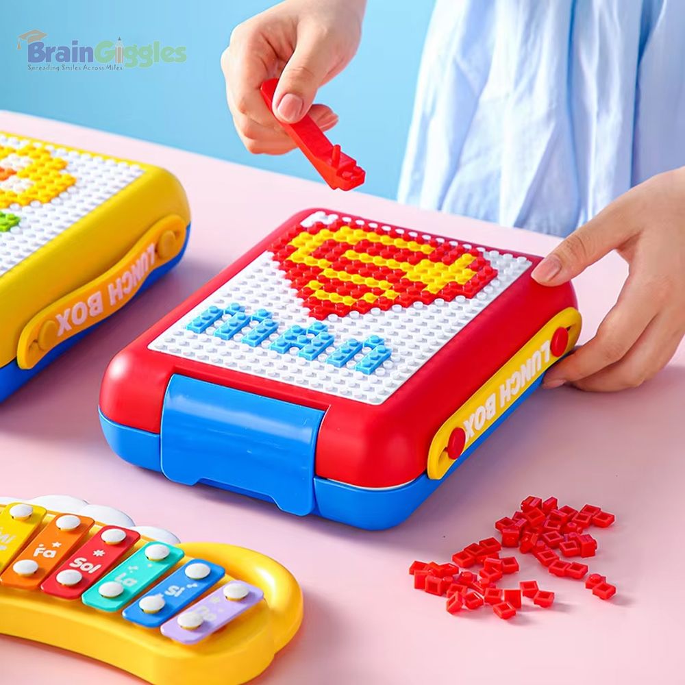 Brain Giggles - Bento Lunch Box With 4 Compartments And Building Blocks - Red/Blue