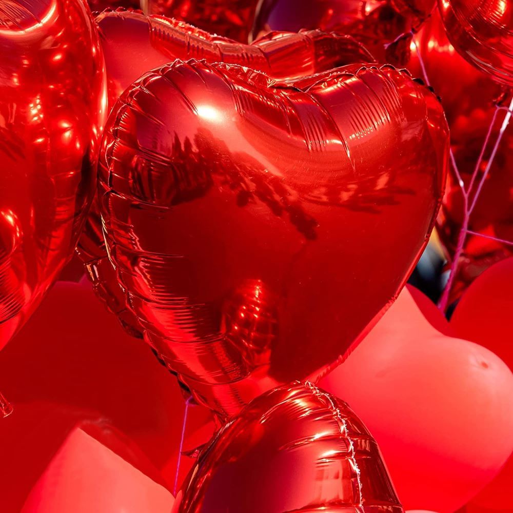 Braingiggles - Valentines Day Red Heart Shape Foil Balloon - 18 Inch