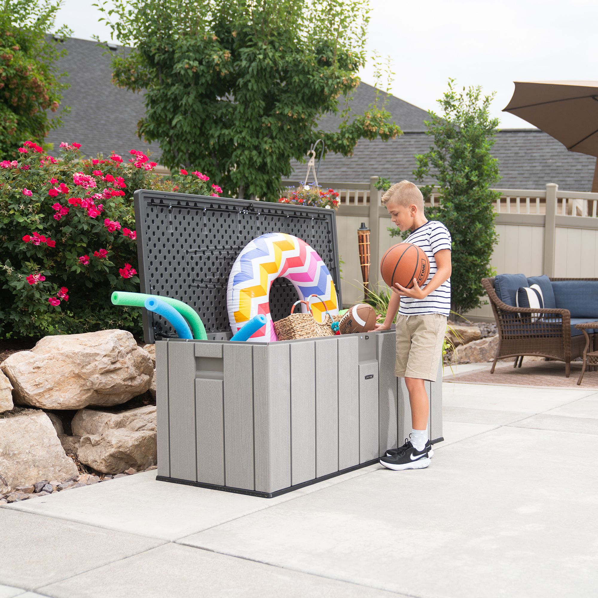 Lifetime - Deck Box Outdoor Storage Box 582L