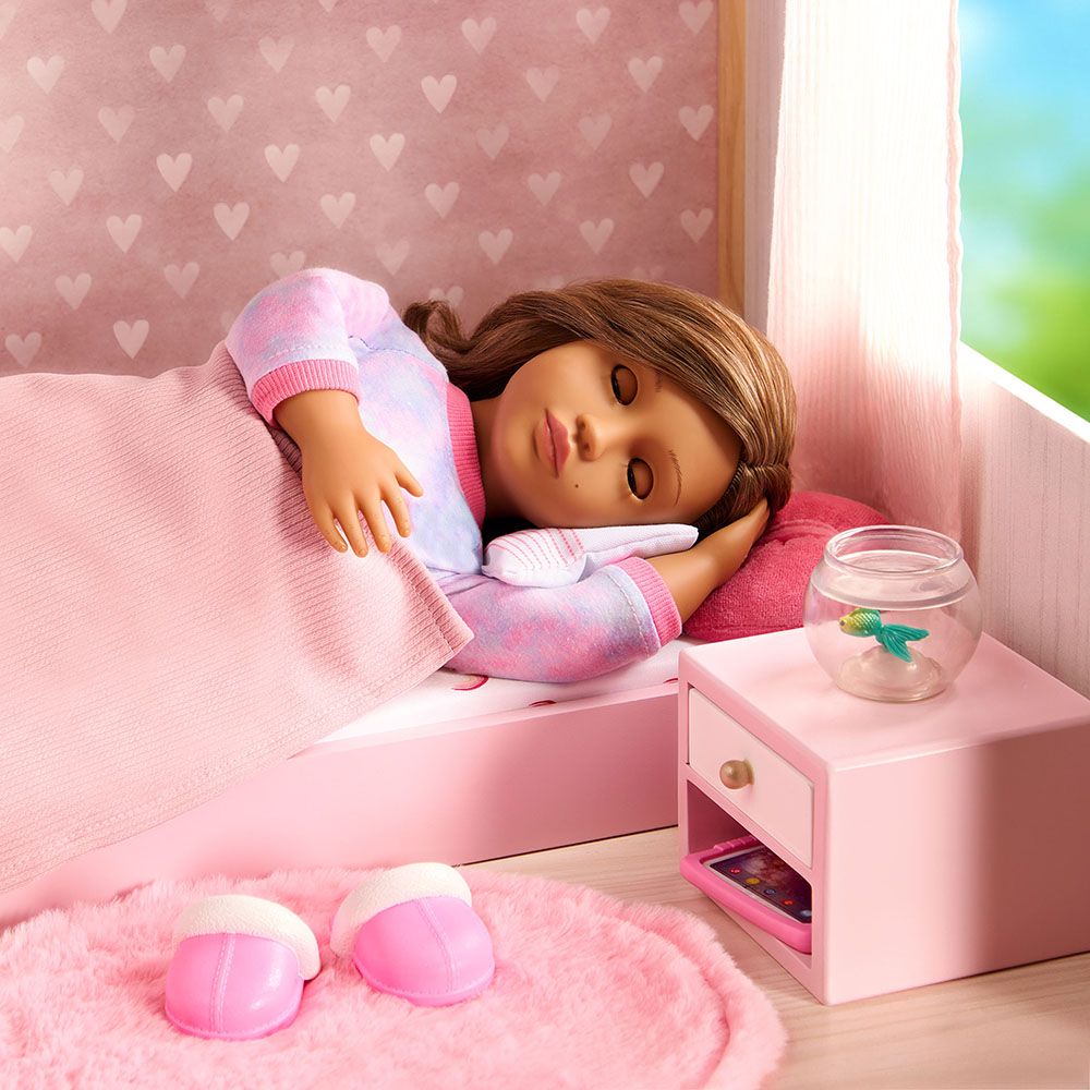 Our Generation - Luna Doll And My Sleepover Dream Playset - 18 Inch