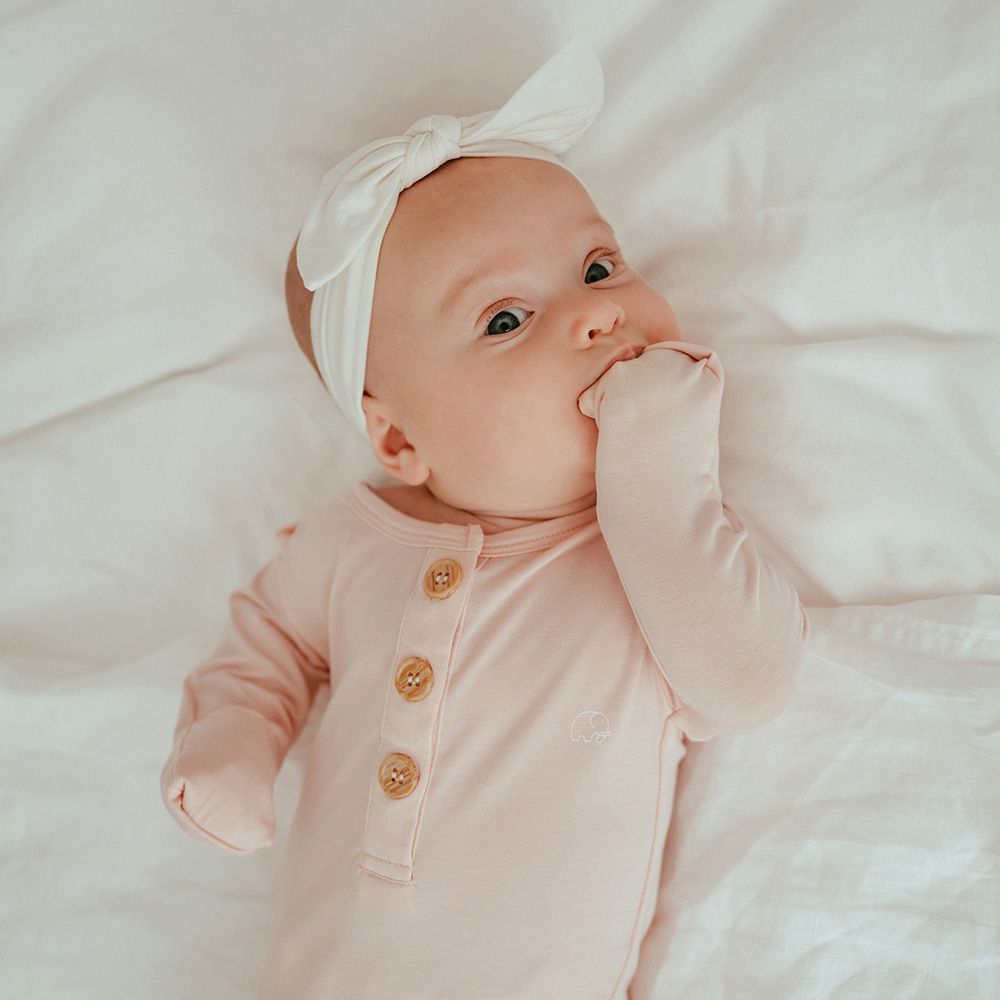 Anvi Baby - Knotted Gown & Beanie Set - That's Peachy