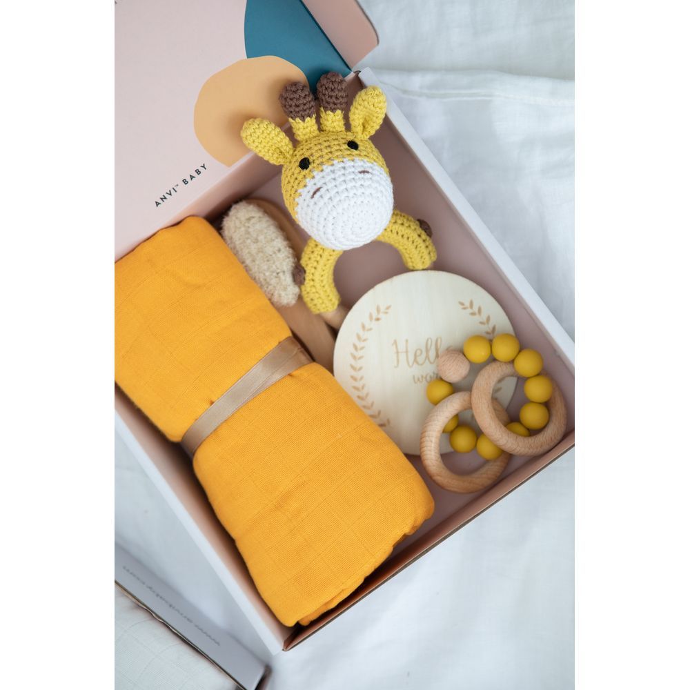 Anvi Baby - 5pc Set - Newborn Gift Set - Giraffe