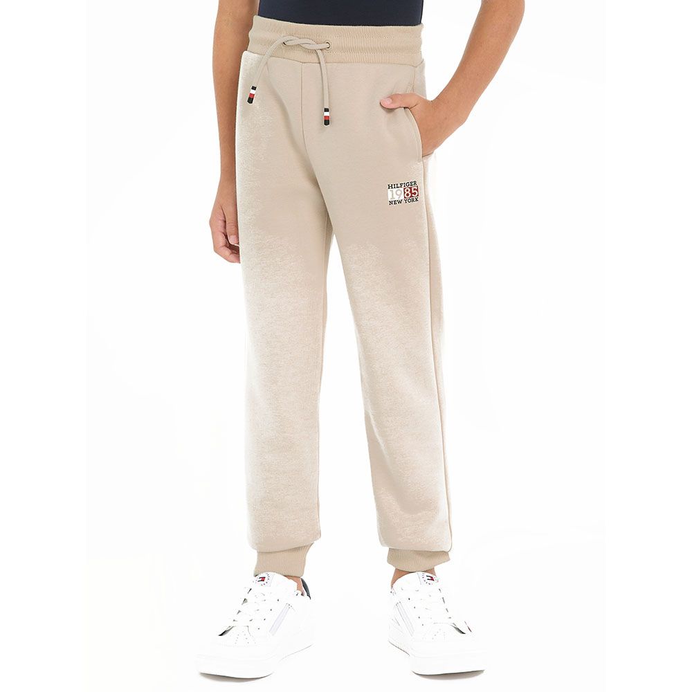 Tommy Hilfiger - New York Flag Graphic Sweatpants - Beige