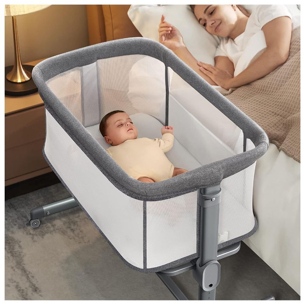 Bumble & Bird - Adjustable Bedside Crib with wheels - Grey