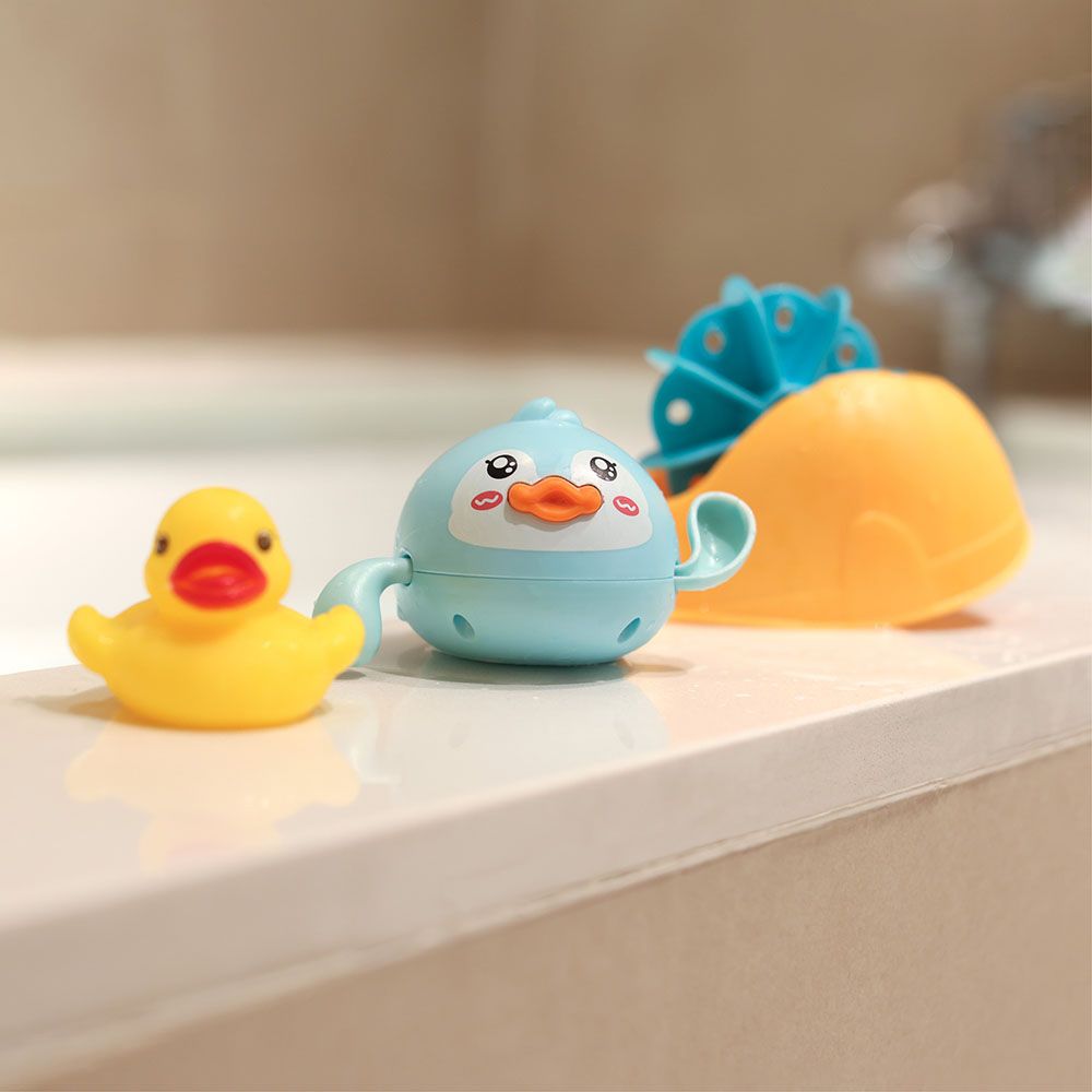 Moon - Anti-Slip Baby Bath Pad w/ 4pcs Floating Duck Bath Toys