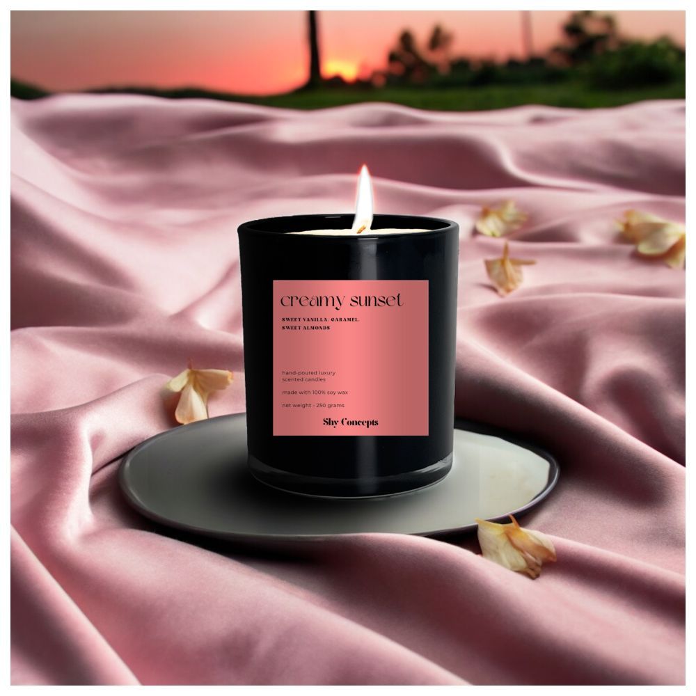 Shy Concepts - Luxury Scented Candle - Creamy Sunset - Black