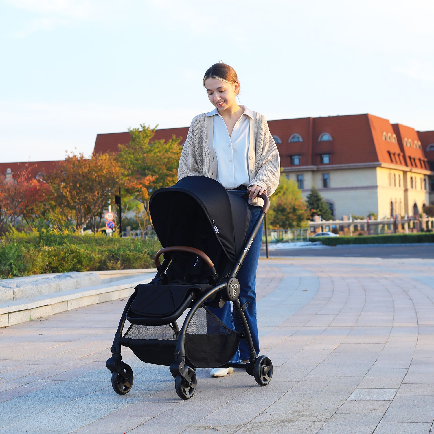 Teknum - Travel Stroll 2 Stroller - Black