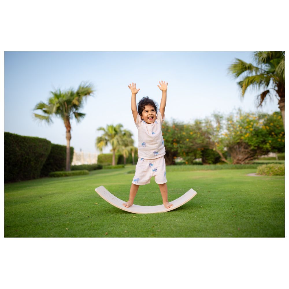 The Rolling Cart - Wooden Balance Board