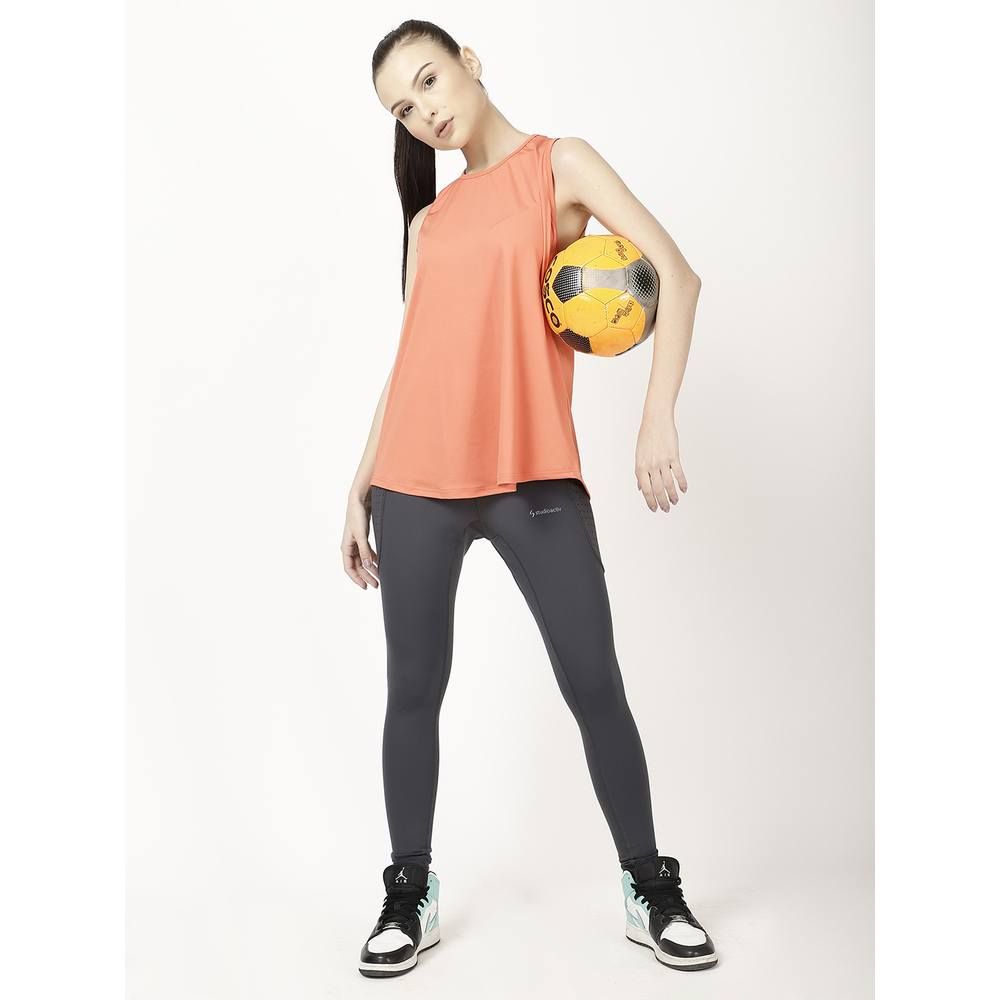 Studioactiv - Back Slit Tee - Orange