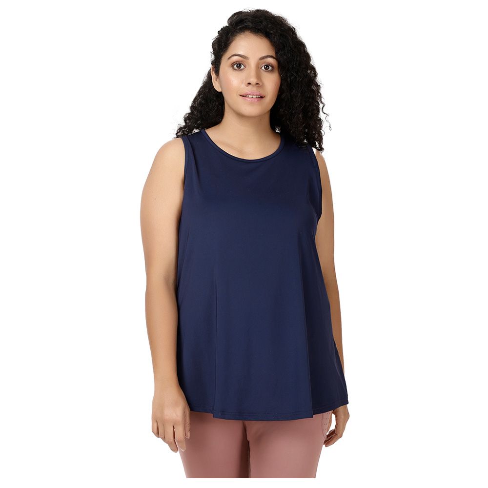 Studioactiv - Back Slit Tee Curvy - Navy