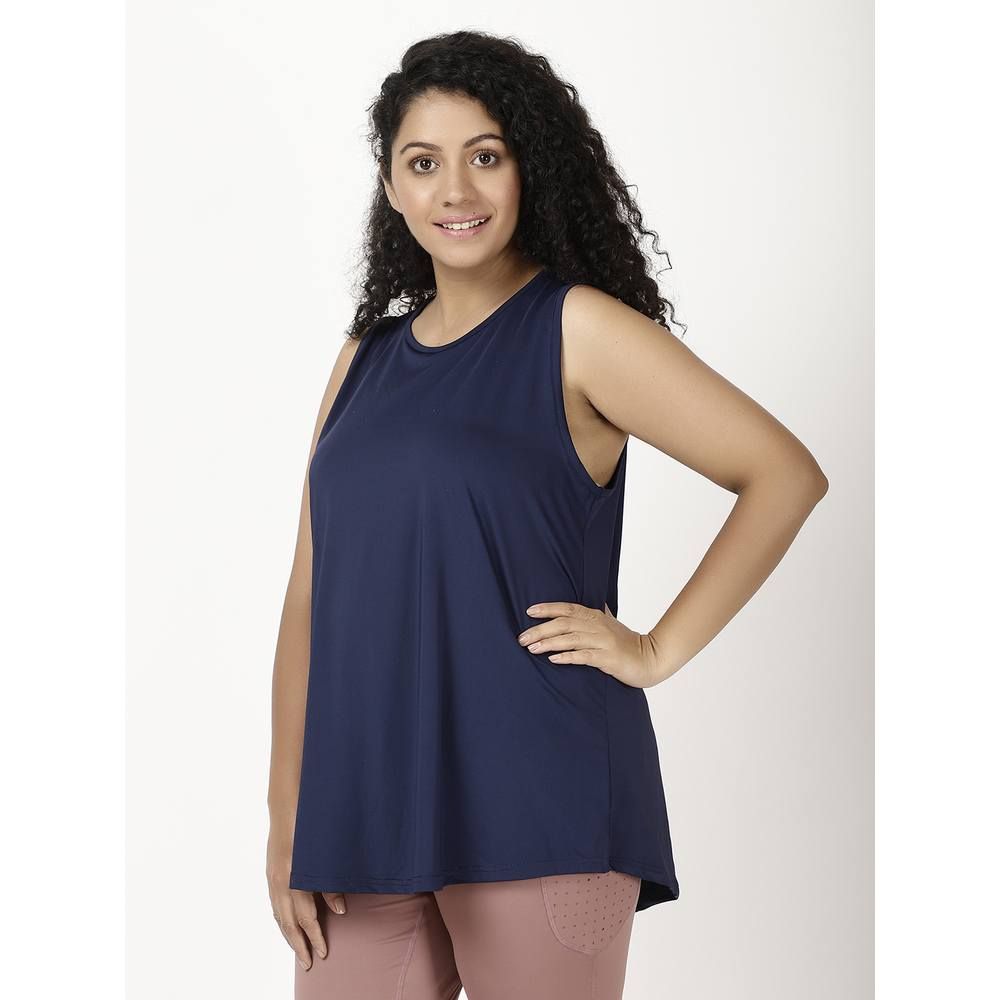 Studioactiv - Back Slit Tee Curvy - Navy