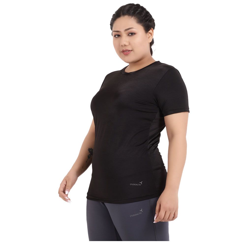 Studioactiv - Victory Tee Curvy - Black