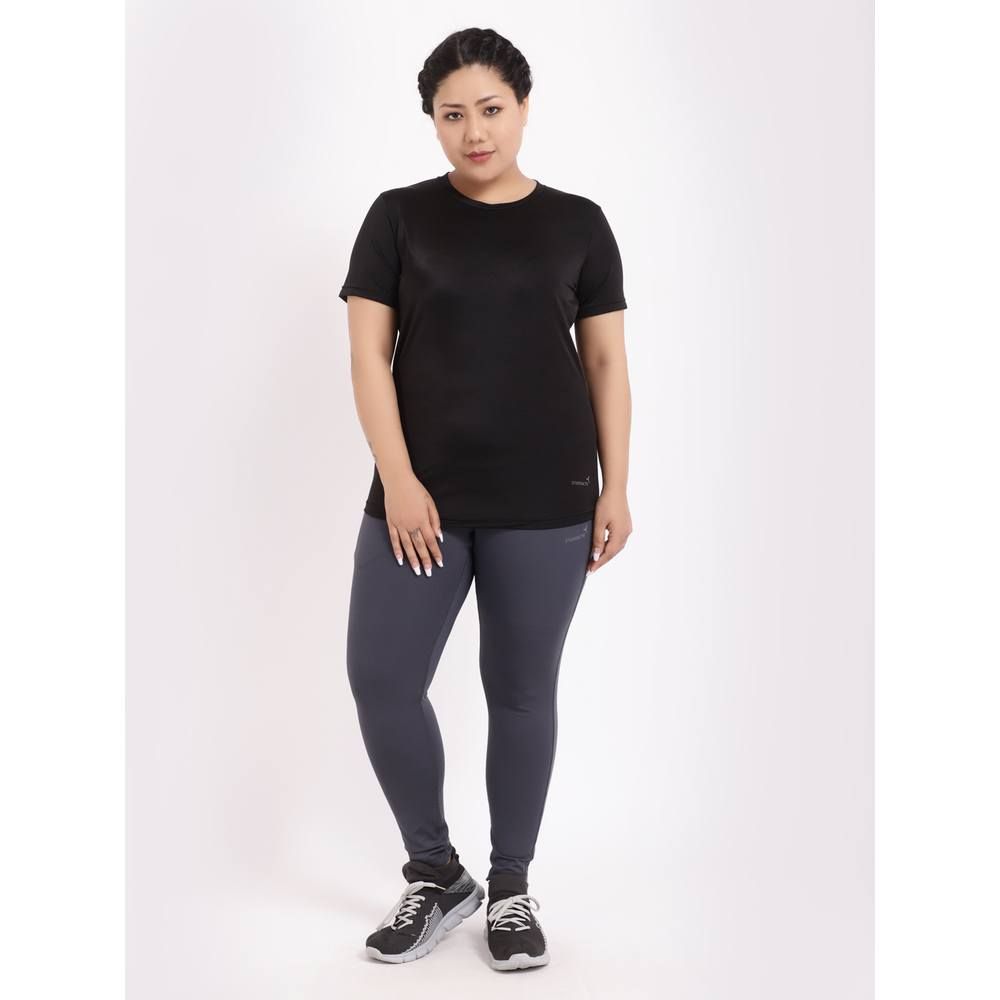 Studioactiv - Victory Tee Curvy - Black