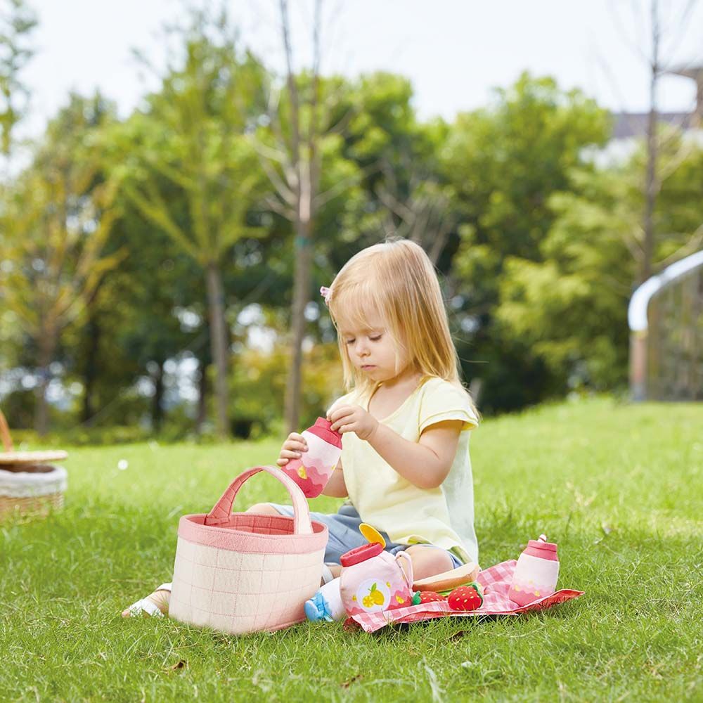 Hape - Toddler Picnic Basket