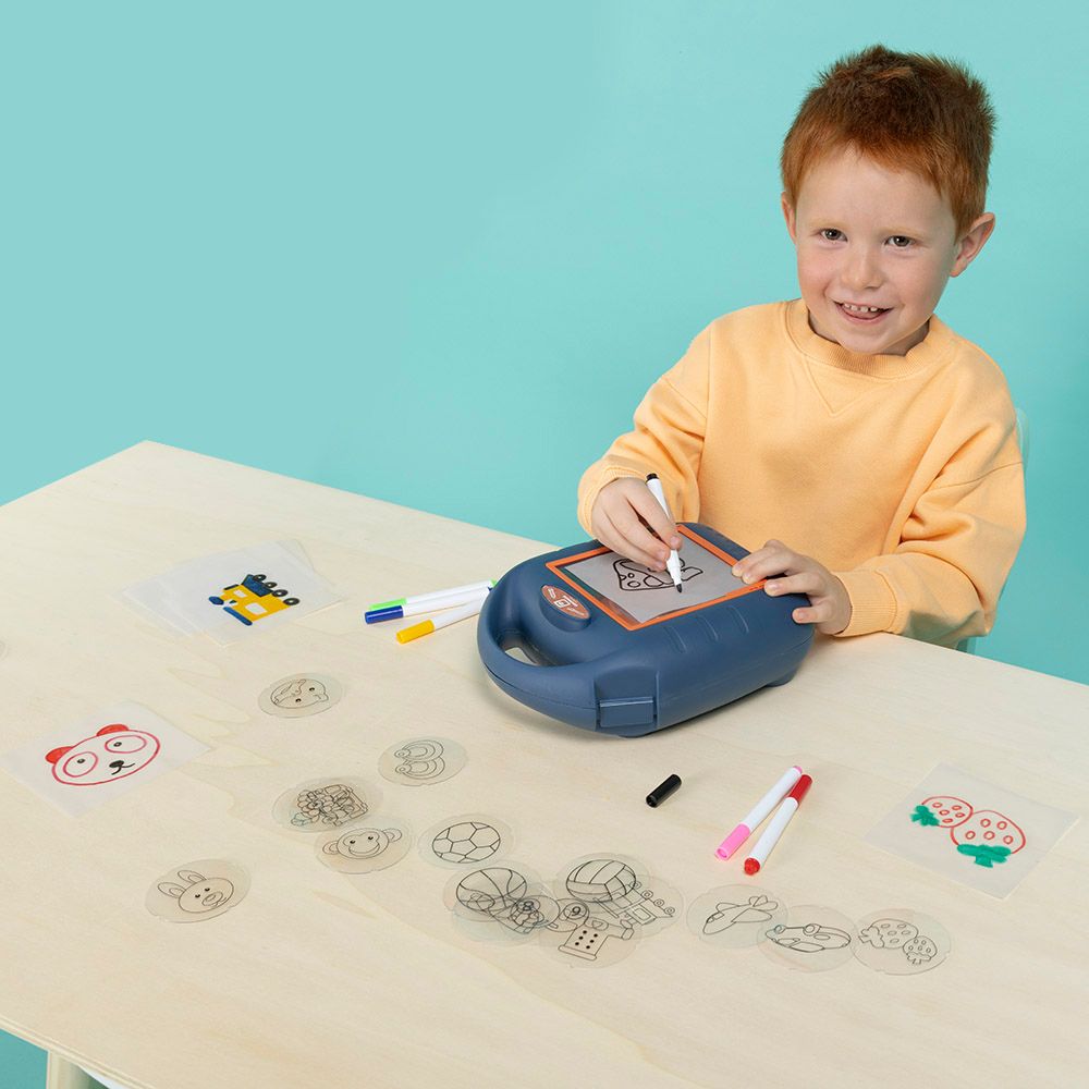 Eurekakids - Drawing Projector With Light - 56pcs