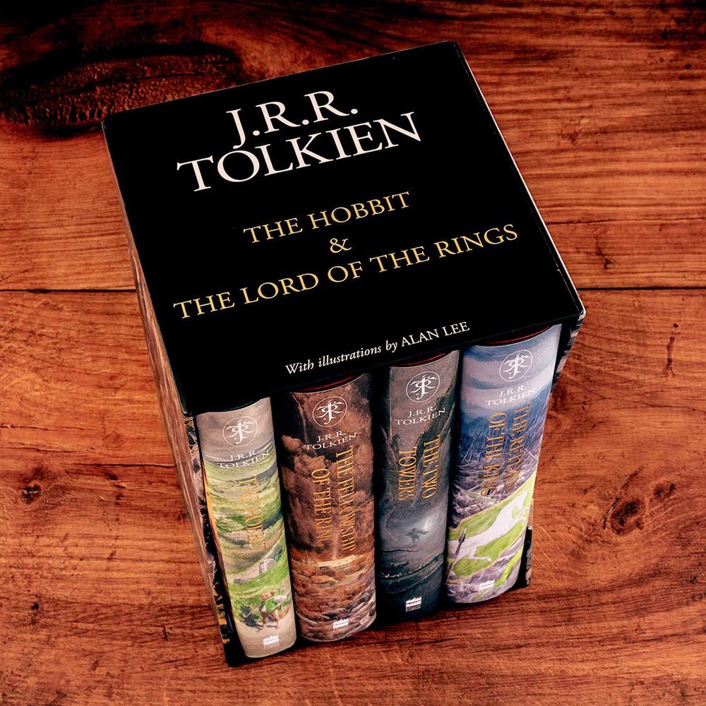 مجموعة كتب The Hobbit & The Lord of the Rings موضحة بالرسومات - 4 كتب