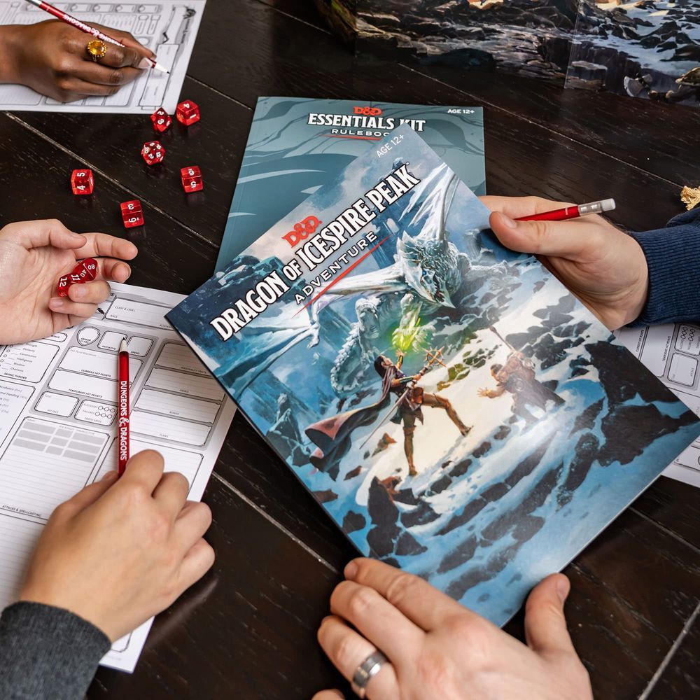 مجموعة كتب Dungeons & Dragons Essentials Kit