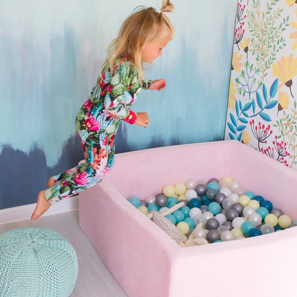 Ezzro - Square Ball Pit 100 x 100 x 40cm W/ 100 Balls(White, Baby Pink, Light Grey, Pearl)