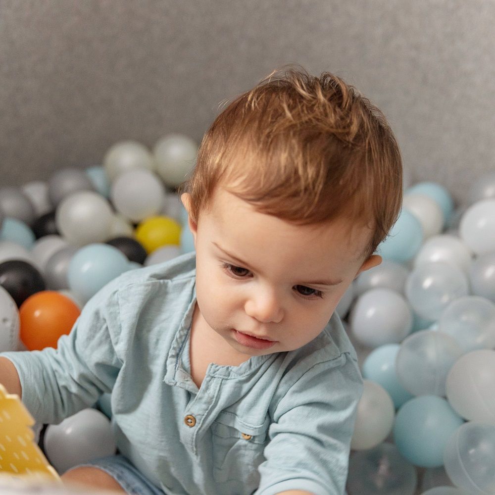 Ezzro - Square Ball Pit 120 x 120 x 50cm W/300 Balls(Baby Pink, Light Grey, White)