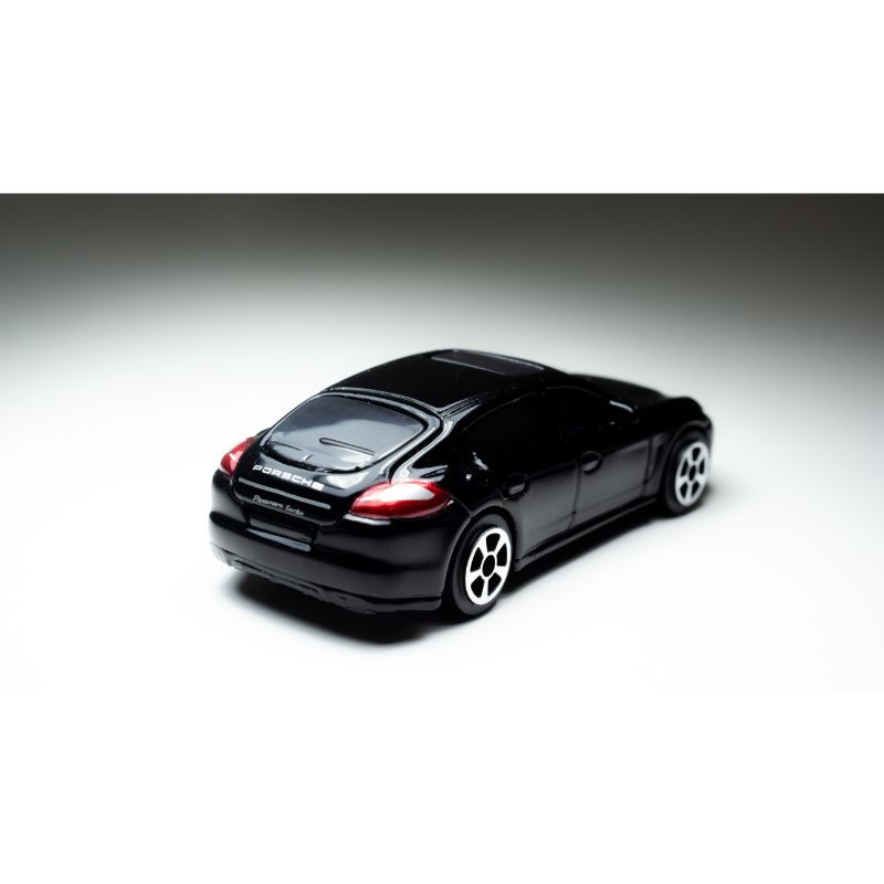 Maisto Fresh Metal - Diecast Car 3" - Porsche Panamera Turbo