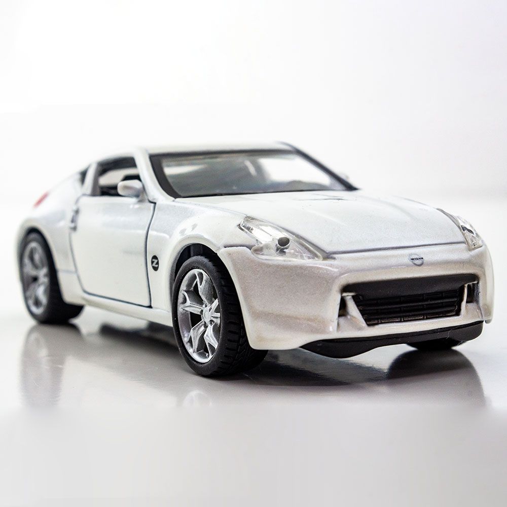 Maisto - Power Racer Nissan 370Z - White