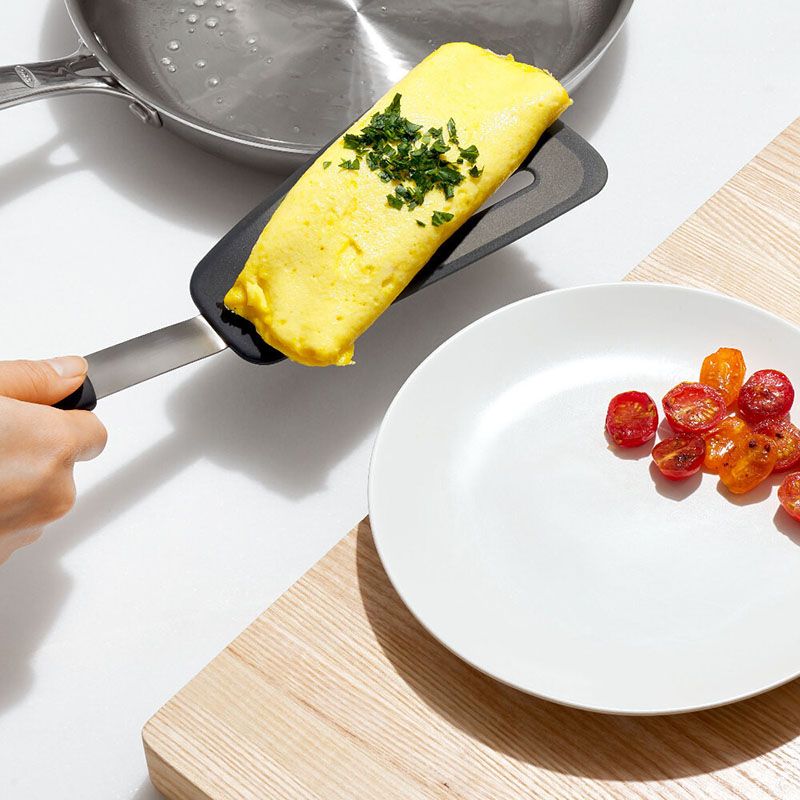 Oxo - Silicone Flexible Omelet Turner - Black