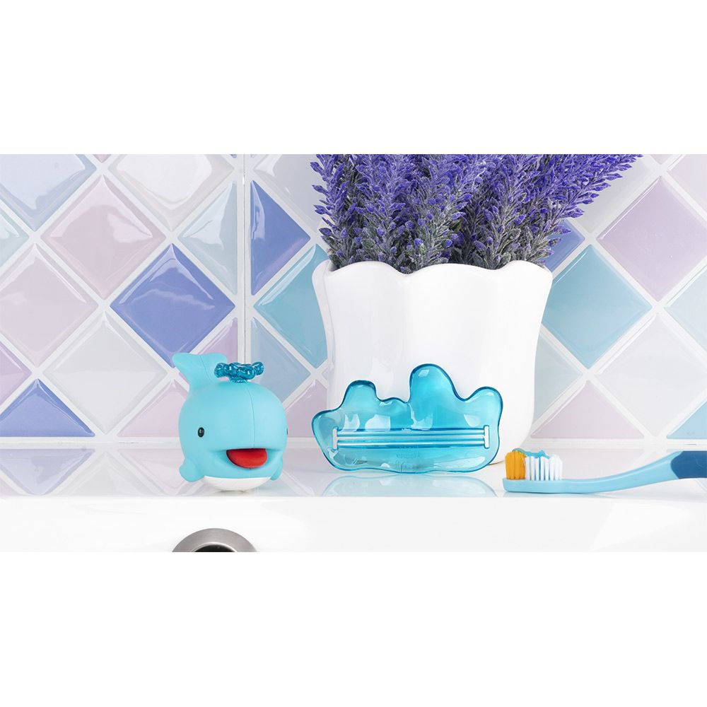 Flipper - Toothpaste Squirter Whale - Blue