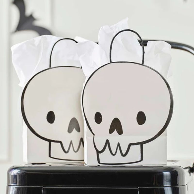 Ginger Ray - Skull Paper Party Bag - White/Black - 6pcs