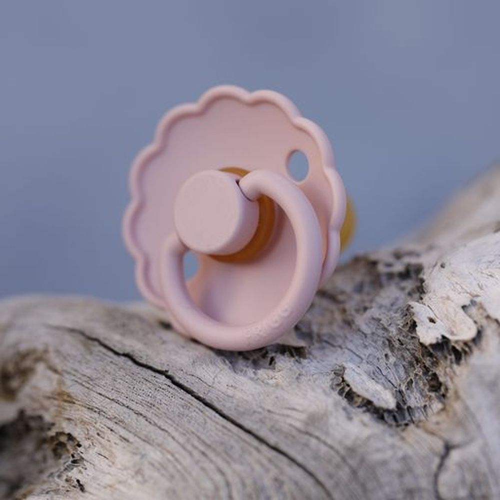 FRIGG - Daisy Latex Pacifier 0-6M 2-Pack S1 - Cedar/Lily Pad