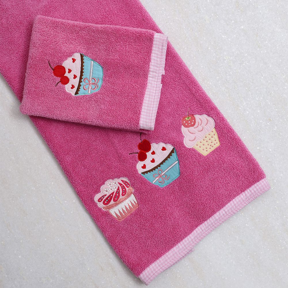 Little West Street - Cupcake Hand And Bath Towel - Pink