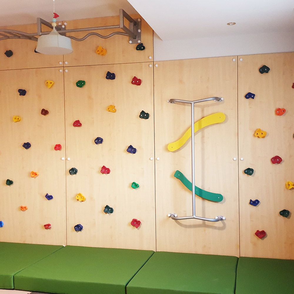 Moon Kids - Climbing Wall With Monkey Bars - 6 Panels