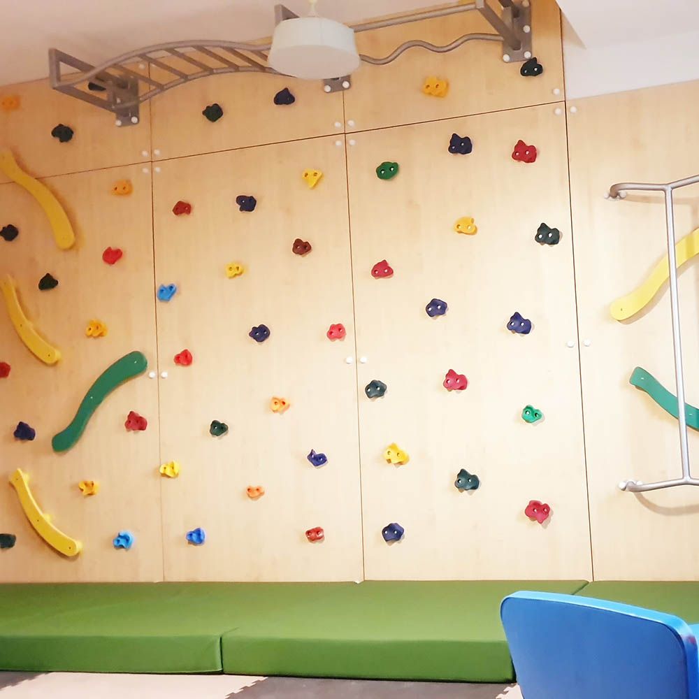 Moon Kids - Climbing Wall With Monkey Bars - 6 Panels