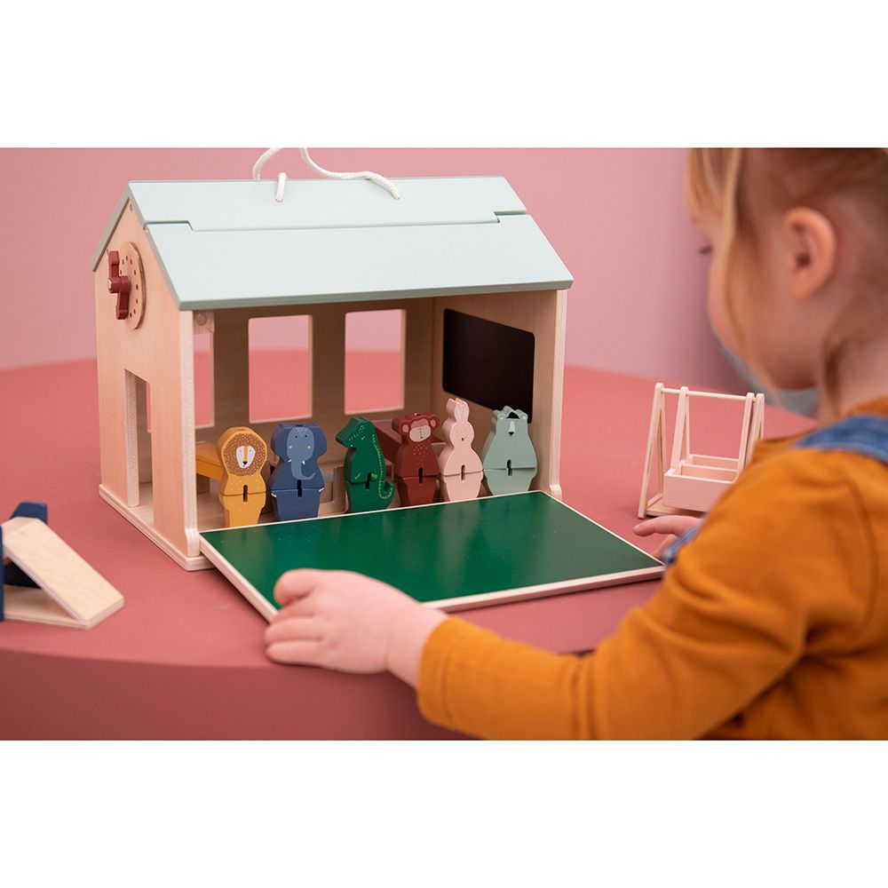 Trixie - Wooden School With Accessories