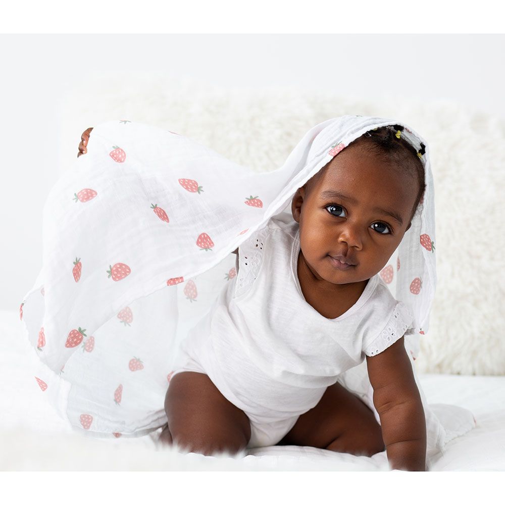 Lulujo - Muslin Swaddle - L - Strawberries