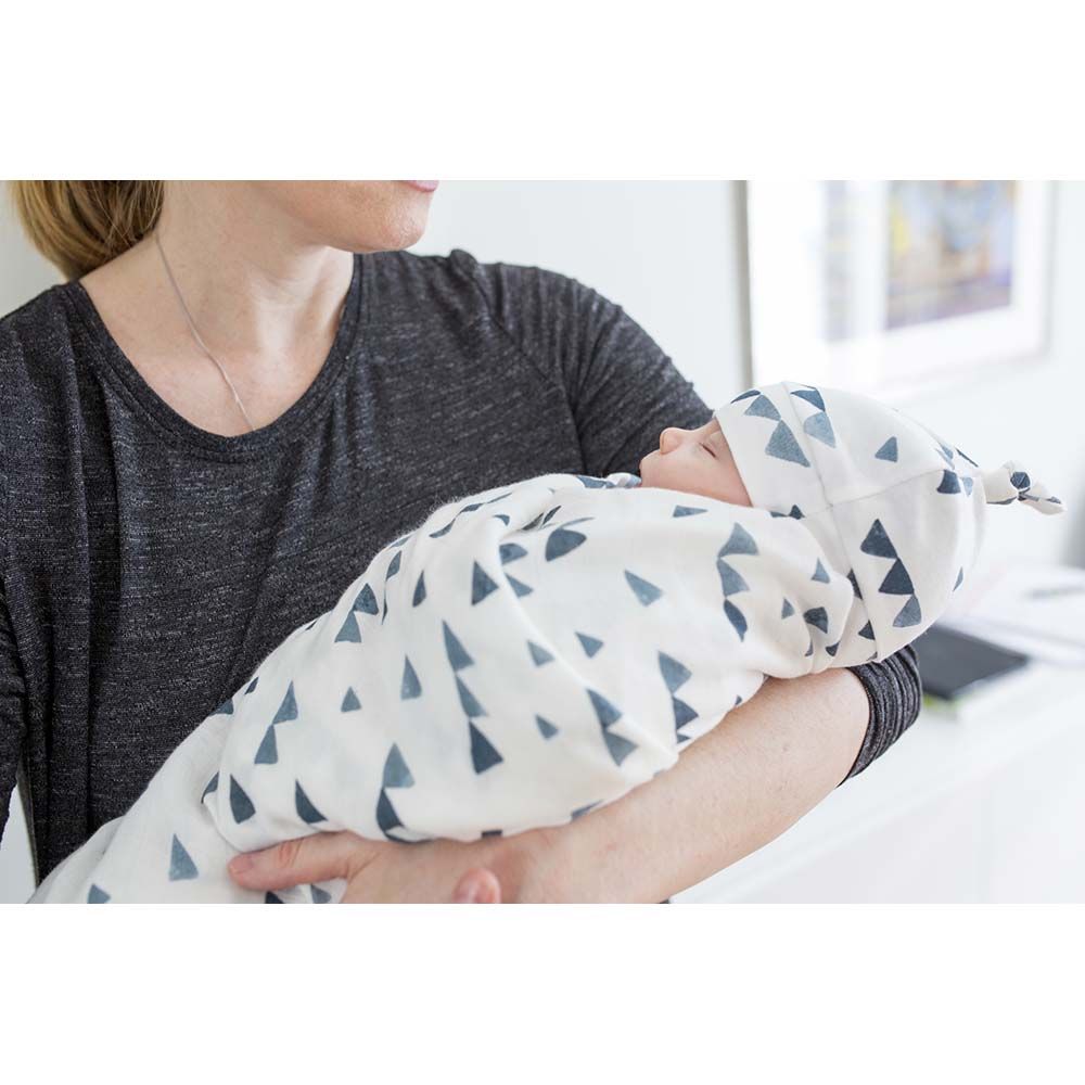 Lulujo - Bamboo Hat & Swaddle Blanket - Navy Triangles