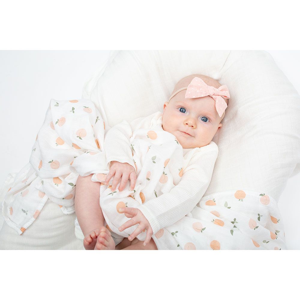 Lulujo - Hello World Swaddle & Hat Set - Peaches