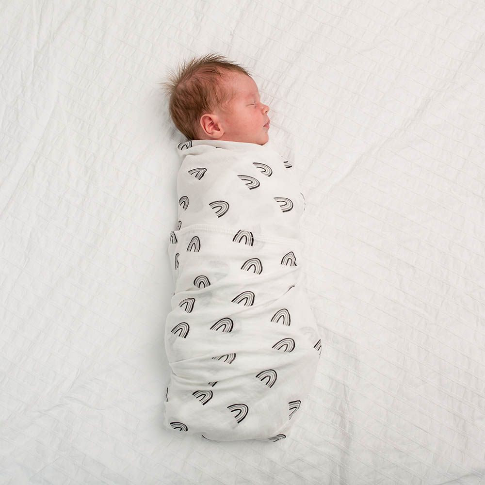 Lulujo - Bamboo Swaddle - Black Rainbow